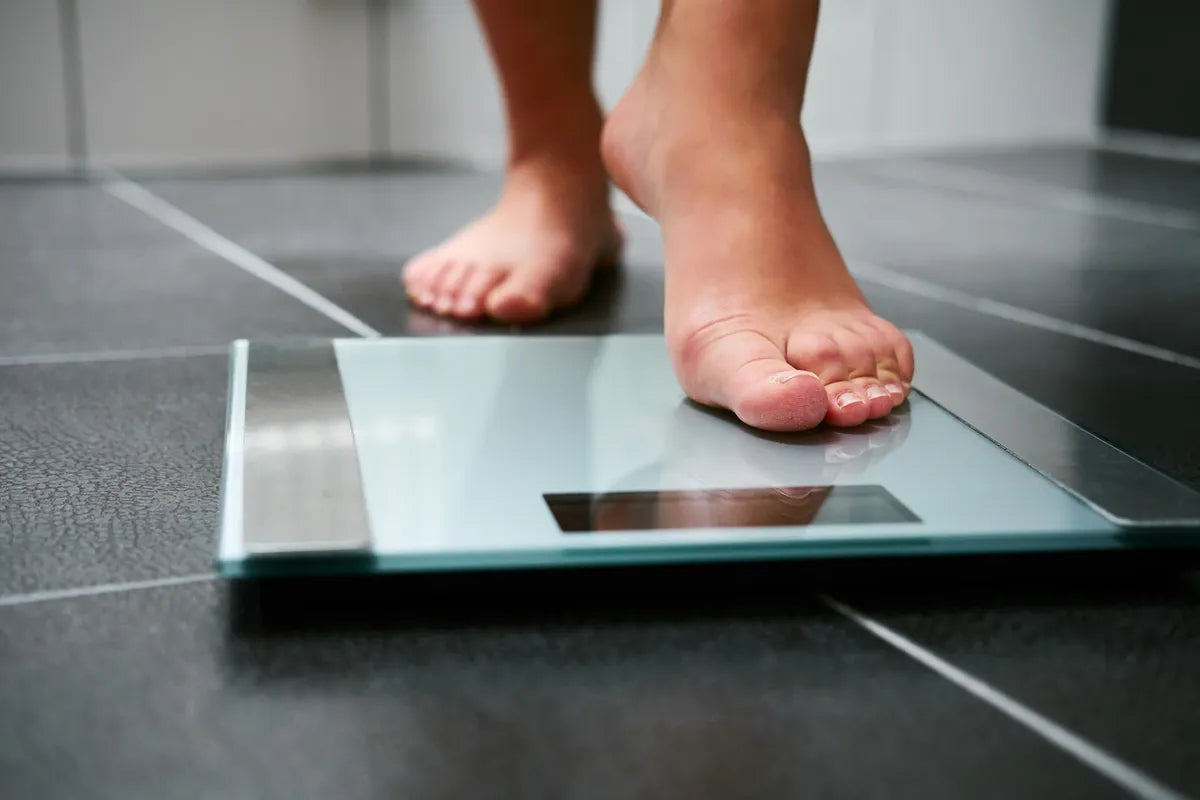 Talking Extra Wide Glass Scale 550-lb Weight Capacity 2 person memory feature 15" Extra Wide Platform Pleasant and easy to hear voice